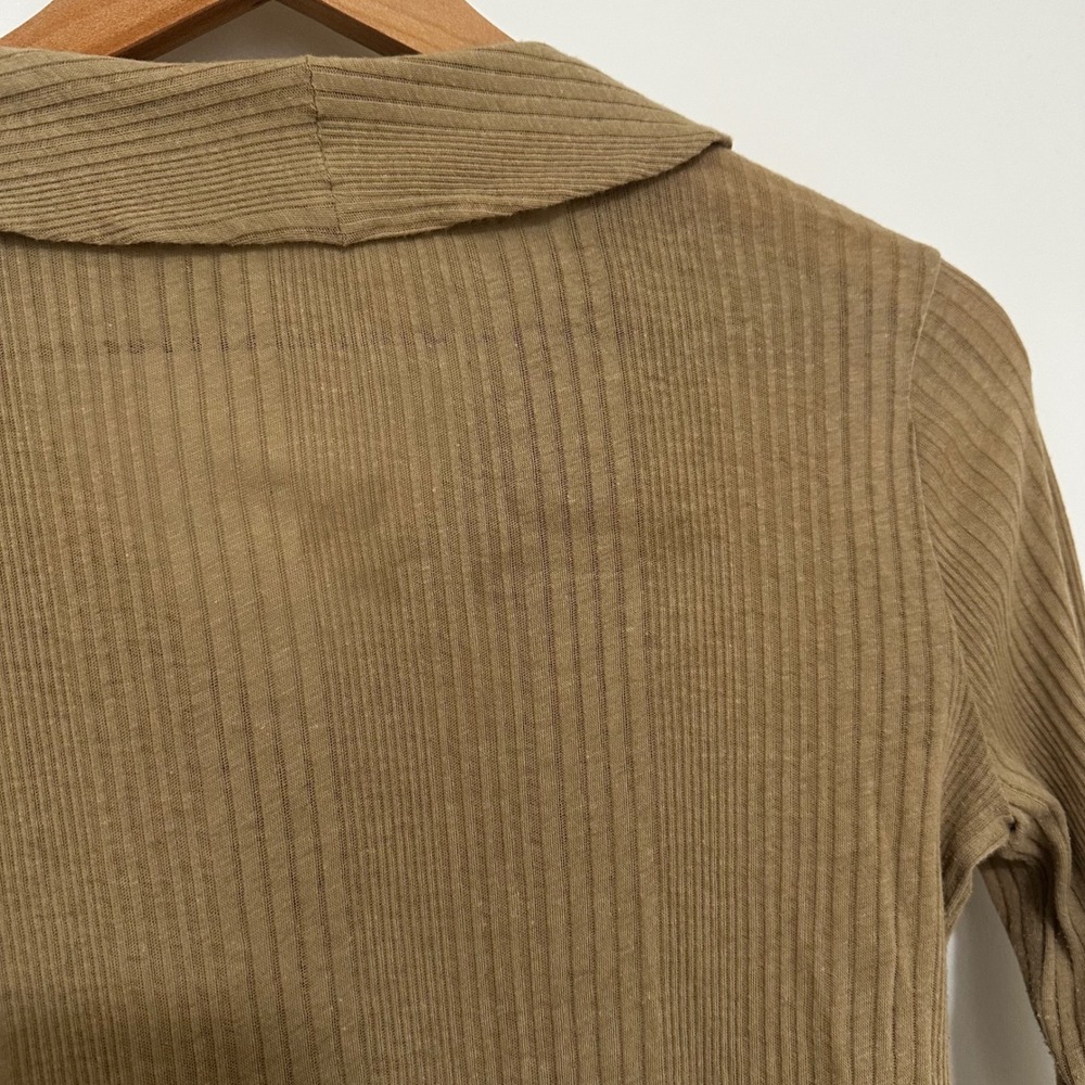 Madewell | Women's Tan Brown Long Sleeve Ribbed Knit Button Front Cropped Top, M - Picture 5 of 6